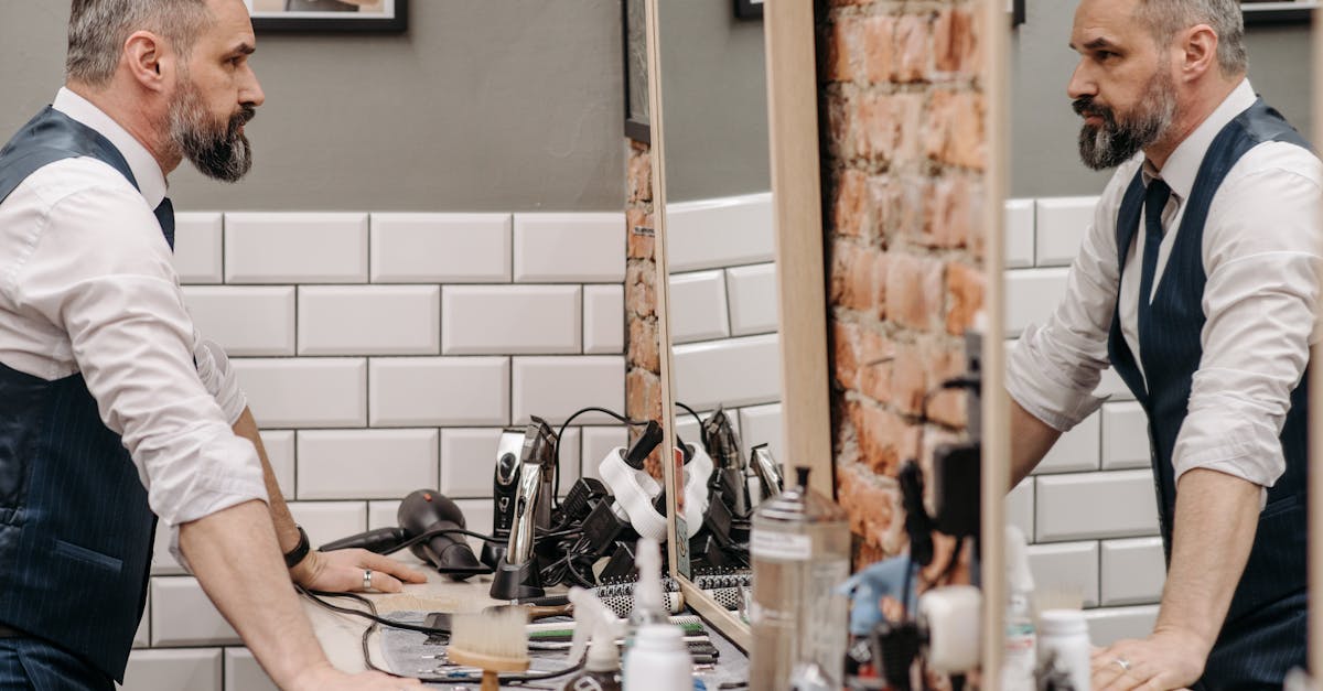 découvrez notre tondeuse à barbe, idéale pour une taille précise et un entretien facile de votre barbe. obtenez un look soigné grâce à des lames de qualité et plusieurs réglages adaptés à tous les styles.