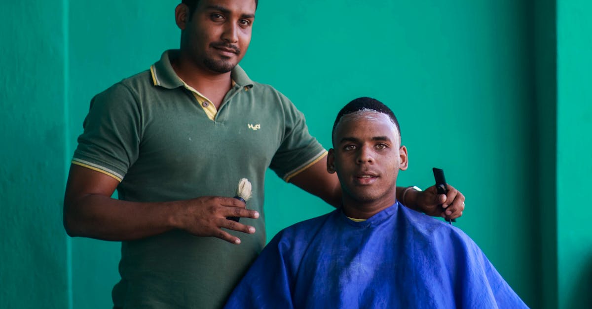 découvrez notre tondeuse à barbe de qualité, idéale pour un rasage précis et un style soigné. facile d'utilisation, elle s'adapte à tous les types de barbe. commandez la vôtre dès maintenant !