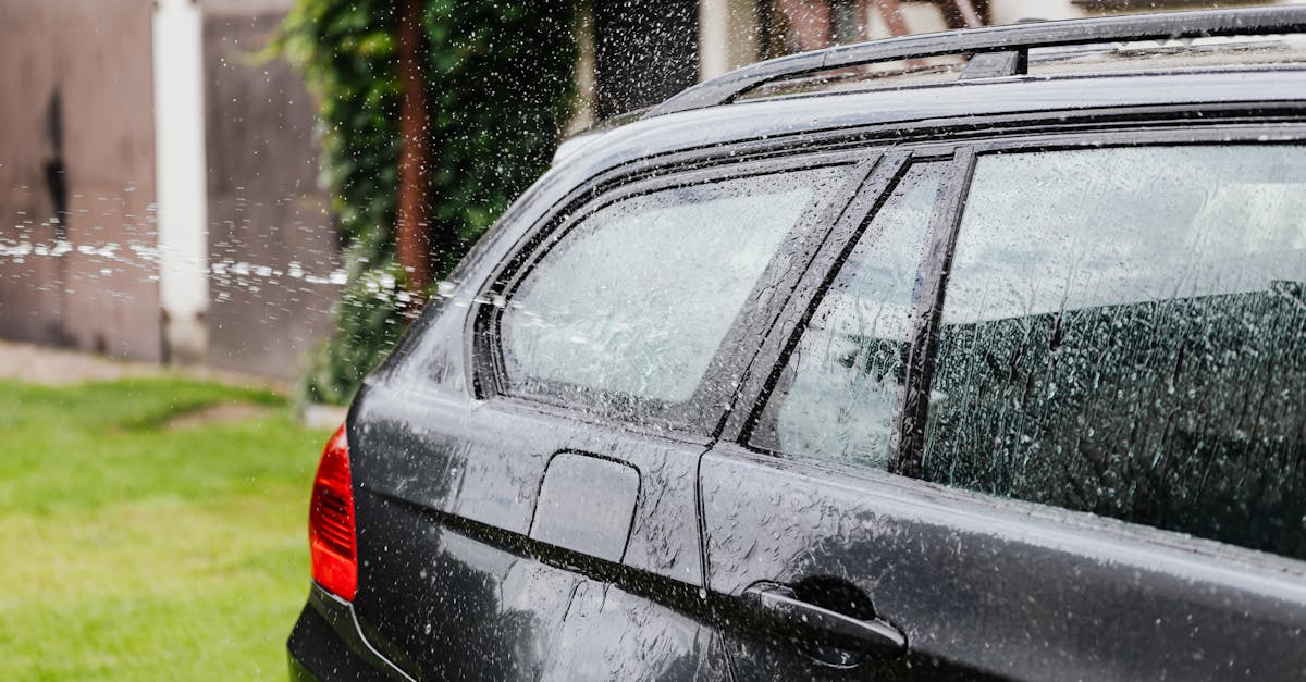 découvrez comment nettoyer efficacement votre tondeuse à gazon pour améliorer sa performance, prolonger sa durée de vie et garantir une coupe parfaite à chaque utilisation. conseils pratiques et étapes faciles à suivre.