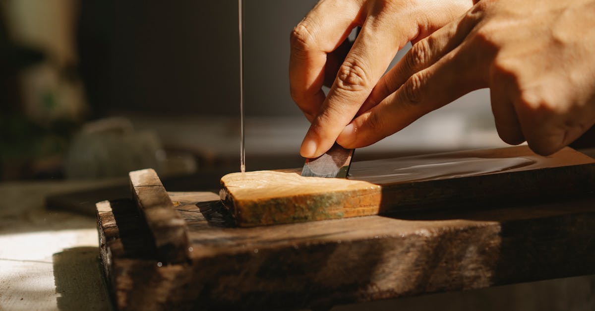 découvrez les meilleures techniques d’aiguisage pour vos outils et couteaux. conseils, astuces et guides pratiques pour un affûtage parfait à la maison comme en atelier.